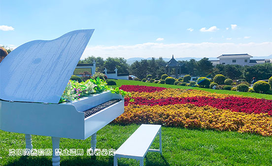 墓碑会老，思念不会